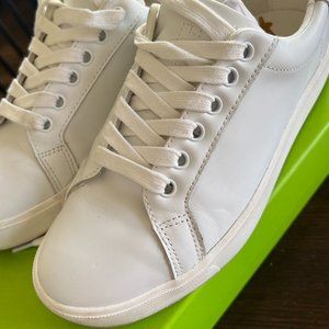 SAM EDELMAN Ethyl Low Top Sneaker